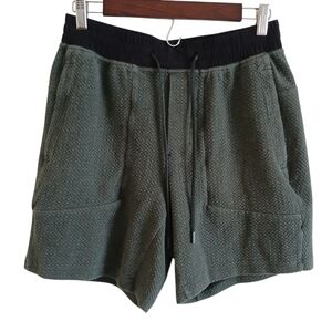 LULULEMON At Ease Training Shorts Men's M Green Zip Pocket Gusset Gym Workout